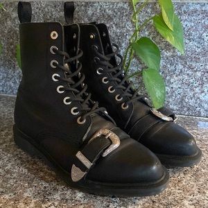 Dr Martens boot